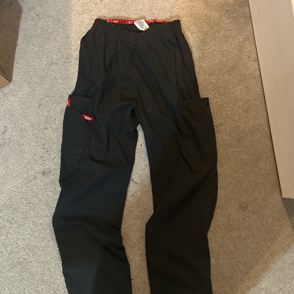 dickies women’s cargo scrub pants. size small